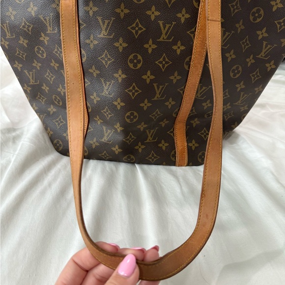 Authentic Louis Vuitton Large Purse Used Pre owned condition with flaws vintage - Picture 5 of 8